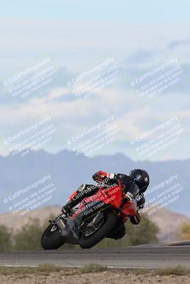 media/Nov-16-2025-Race Pace (Sun) [[8c5fa54630]]/Non Verified Riders (1st 20 Minutes)/7-Turn 9 Entry (210pm)/